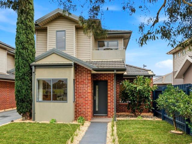 Townhouse for sale in Camerons Creek, Victoria