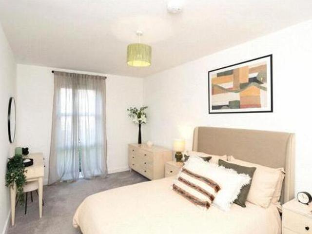 House for sale in Parkside, Watford