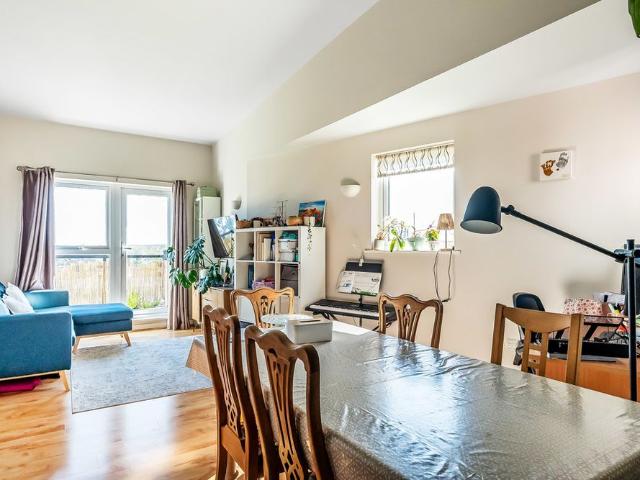 Apartment for rent in Pachesham Park, Surrey