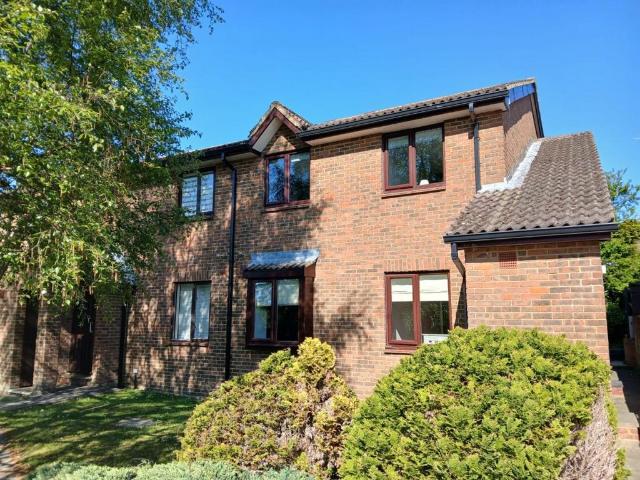 Apartment for rent in Red Hill, Surrey