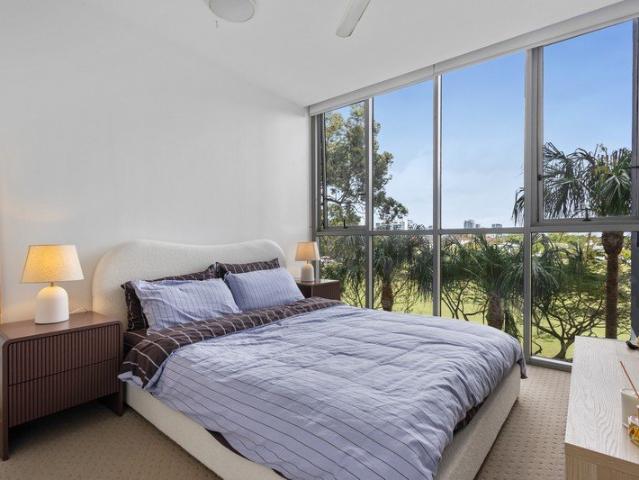 Apartment for sale in Labrador, Gold Coast City