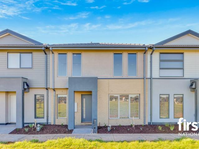 House for rent in Deanside Central, Melbourne