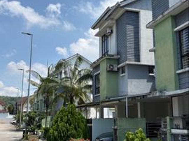 Townhouse for sale in Petaling, Subang Jaya