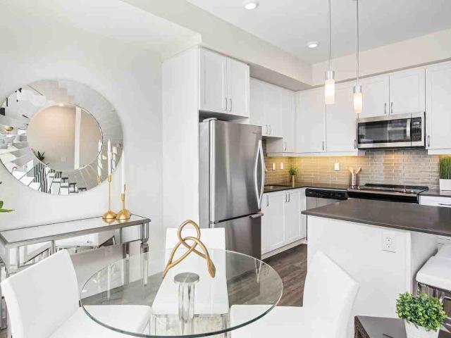 Apartment for rent in Burlington, Golden Horseshoe