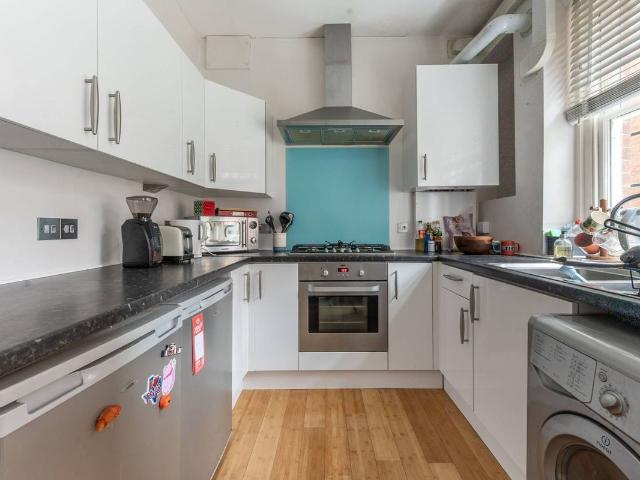 Apartment for rent in Brompton, Greater London