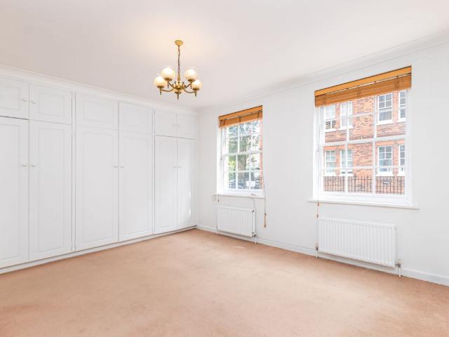 Studio for rent in Brompton, Greater London