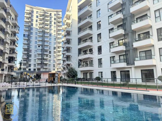 Bornova, İzmir içerisinde satılık mülk