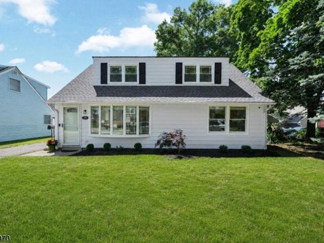 House for sale in Rochelle Park, New Jersey