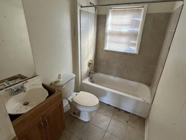 House for sale in Weaver