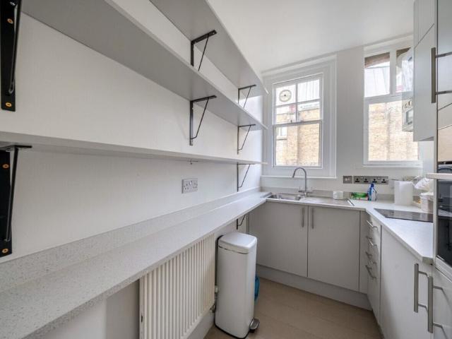 Apartment for rent in Seven Dials, Cat Hill