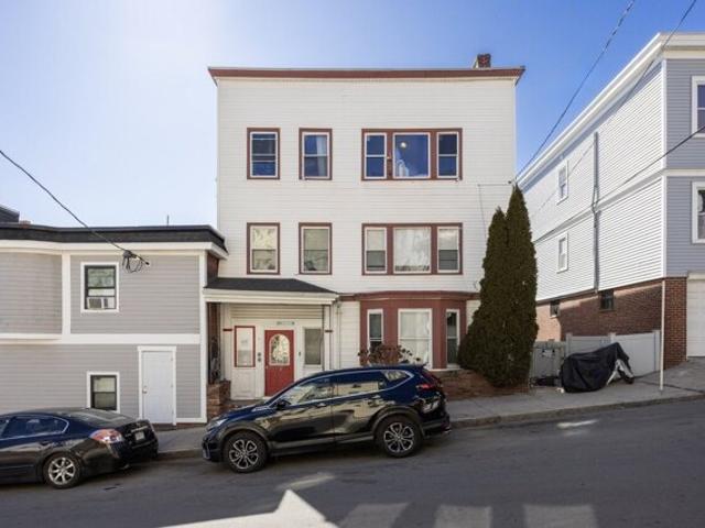 House for sale in Cary Square, Chelsea