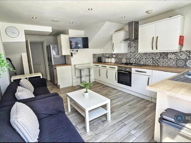 House for rent in Falcon Lodge, Wales