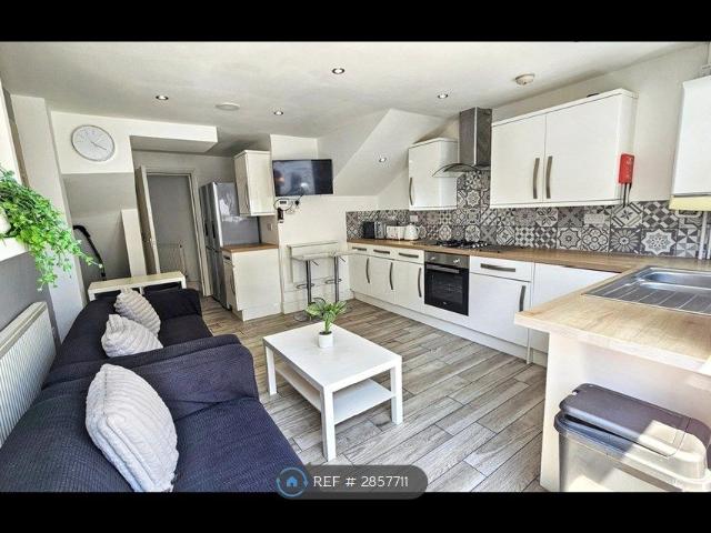House for rent in Falcon Lodge, Wales
