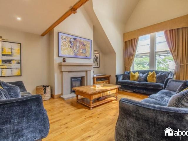House for rent in Calderstones