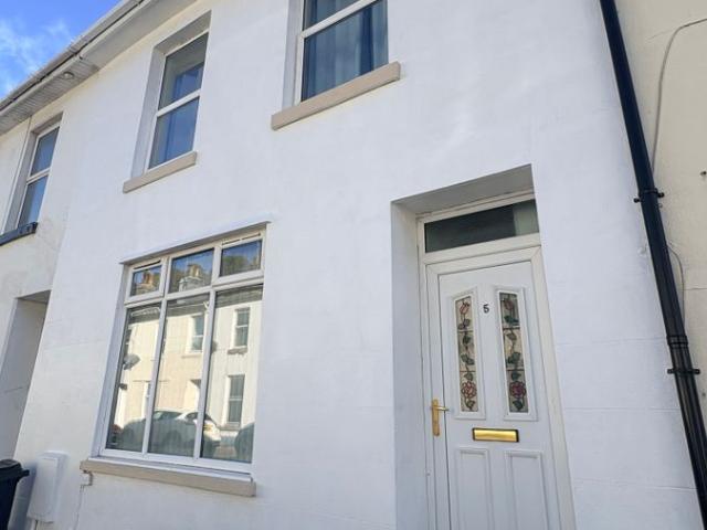 Apartment for rent in Upton, Torquay