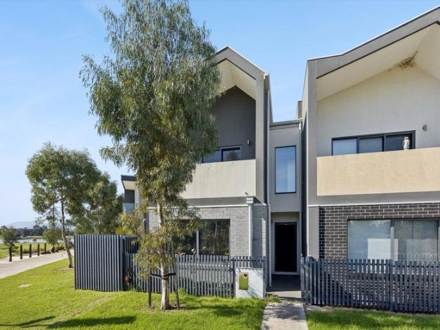 House for rent in Waterlea, Melbourne