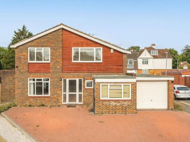 House for rent in Royal Borough of Kingston upon Thames, Greater London