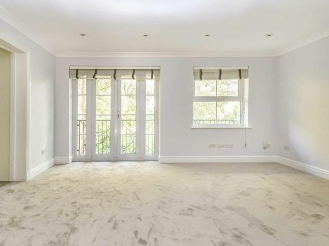 Apartment for rent in Crouch End, Isle Of Man