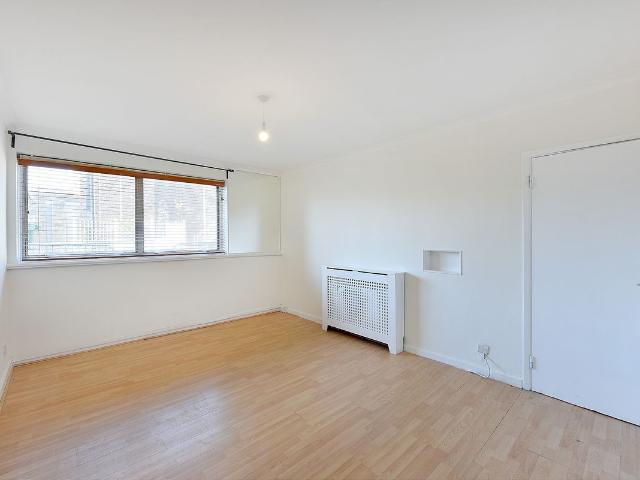 Apartment for rent in Battersea, Greater London