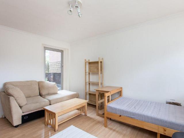 Apartment for rent in Battersea, Greater London