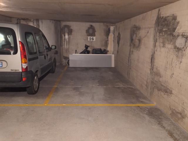 Garage vente à Paris, Île-de-France