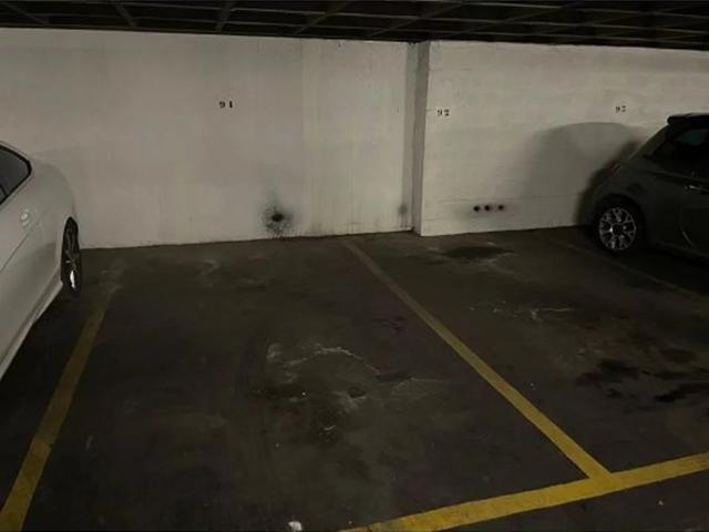 Garage vente à Paris, Île-de-France
