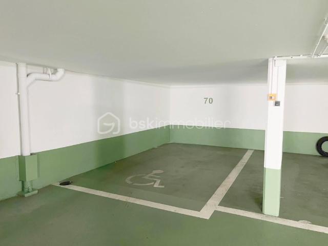 Garage vente à Paris, Île-de-France