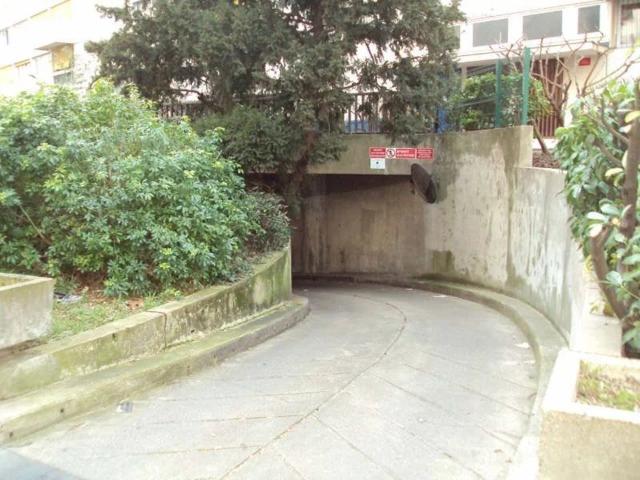 Garage vente à Paris, Île-de-France