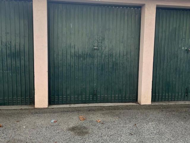 Garage vente à Arrondissement de Draguignan, Fréjus