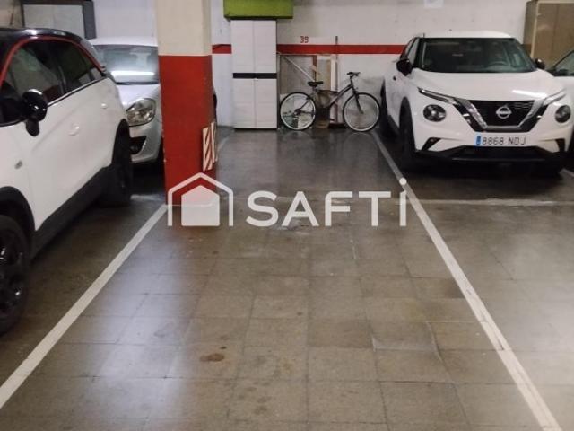 Garaje en venta en Fondo, Santa Coloma de Gramenet