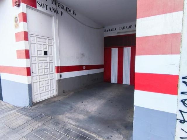 Parking en alquiler en Almería, El Santo