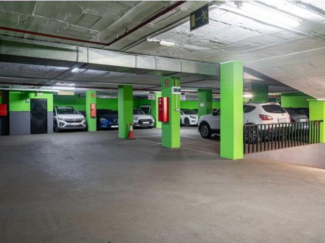 Local Comercial en alquiler en Barcelona, les Corts