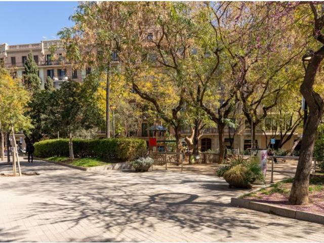 Local Comercial en alquiler en Eixample, Barcelonès