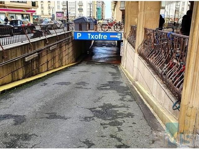 Garaje en alquiler en Donostia-san Sebastián, Gros