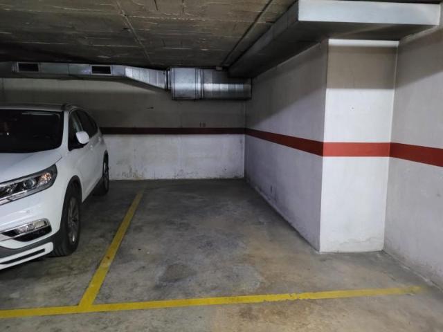 Garaje en alquiler en Girona, Montilivi