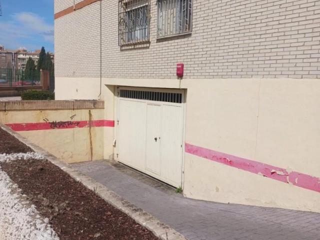 Garaje en alquiler en Granada, Castaño - Mirasierra Garaje en alquiler en Granada, Castaño - Mirasierra