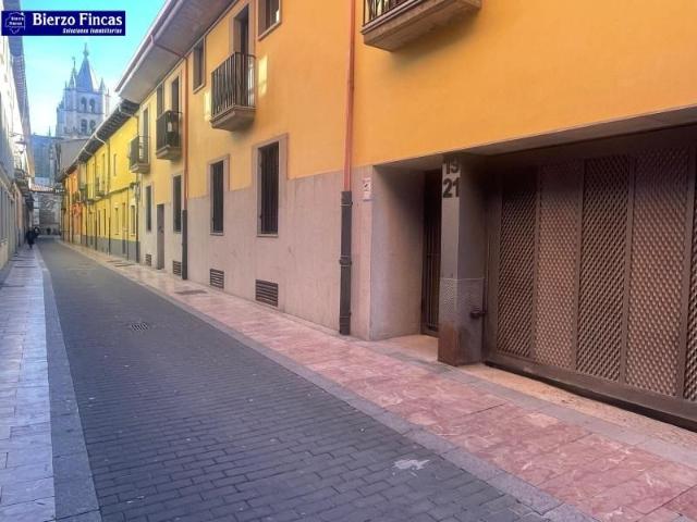 Garaje en alquiler en Casco Histórico, León