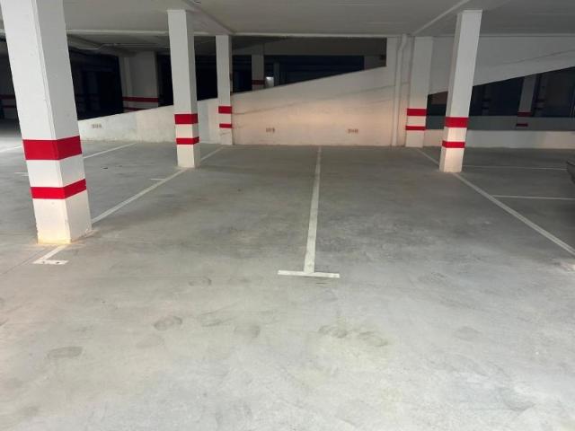 Garaje en alquiler en San Lorenzo - La Palomera - San Mamés, León