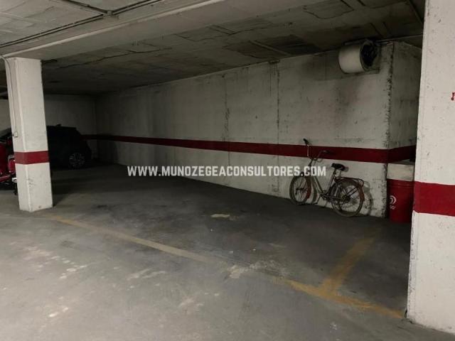 Garaje en alquiler en Zona 1 (el Valle y Dehesa de la Villa), Lucena