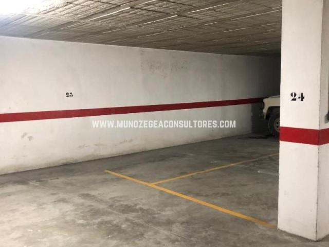 Garaje en alquiler en Lucena, Andalucía
