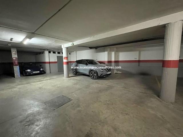 Garaje en alquiler en Lucena, Andalucía