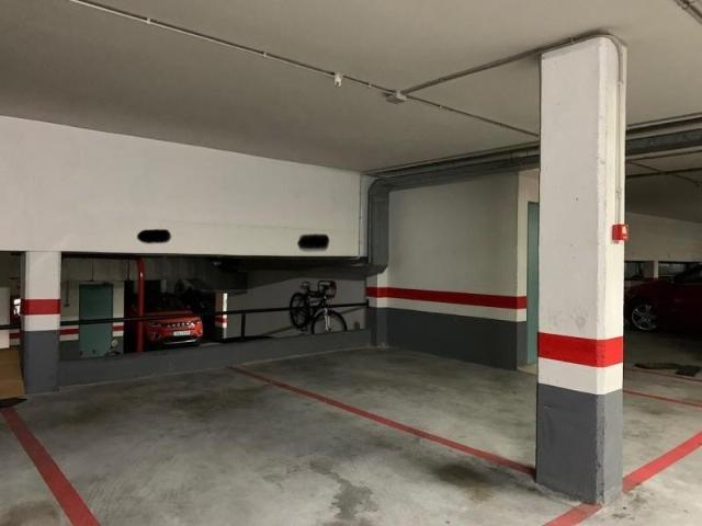Garaje en alquiler en Oleiros