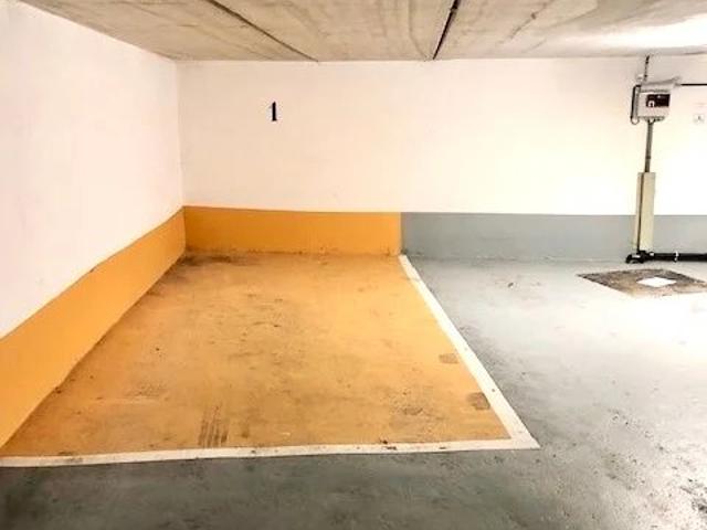 Garage location à Quartier Cœur de Ville, Courbevoie