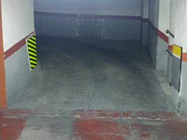 Garaje en venta en Lucena, Andalucía