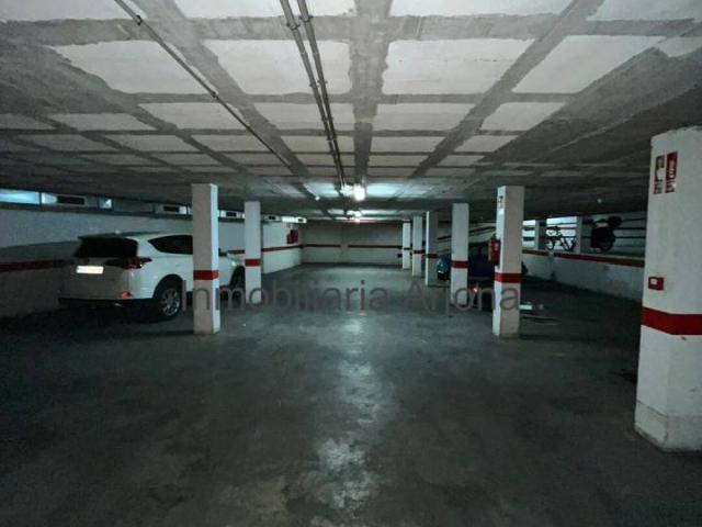 Garaje en venta en Lucena, Andalucía