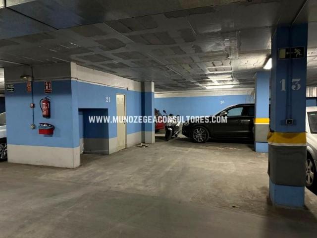 Garaje en alquiler en Zona 1 (el Valle y Dehesa de la Villa), Lucena