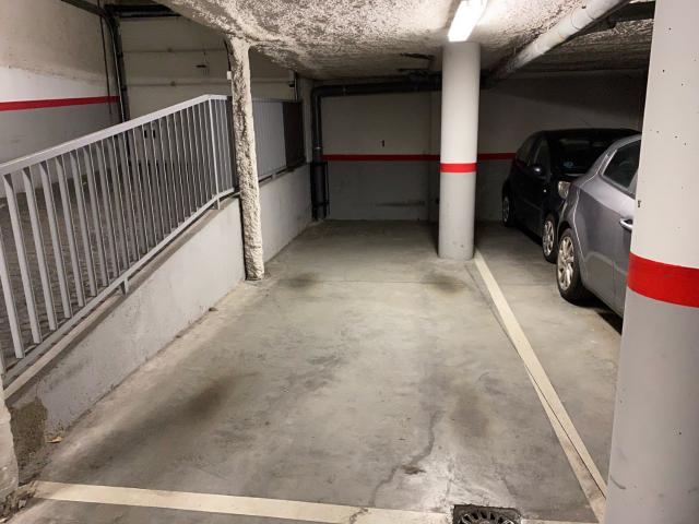 Garaje en venta en Madrid, Valdeacederas