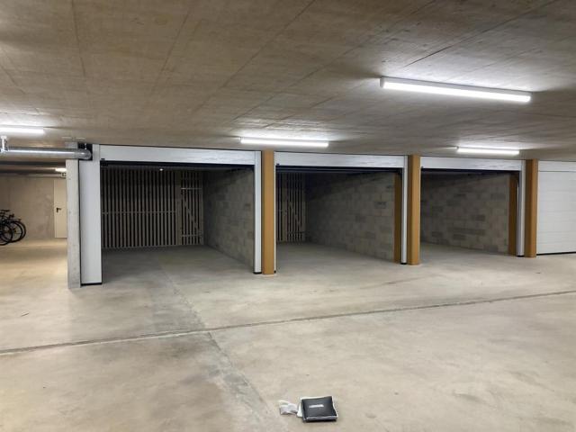 Garage mieten in Quartier Sorge, Ecublens