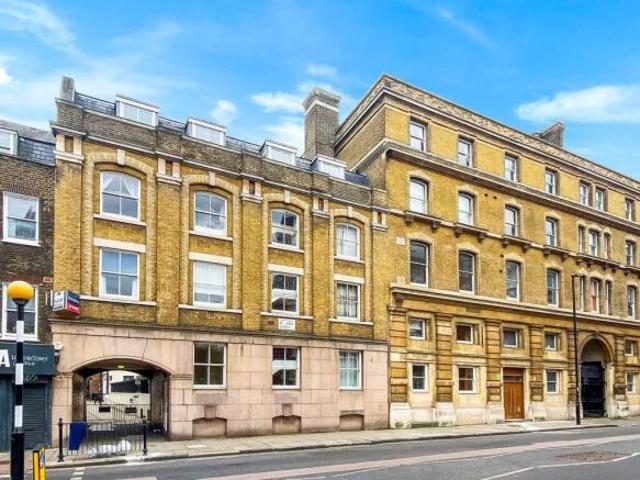 Property for rent in Cat Hill, England