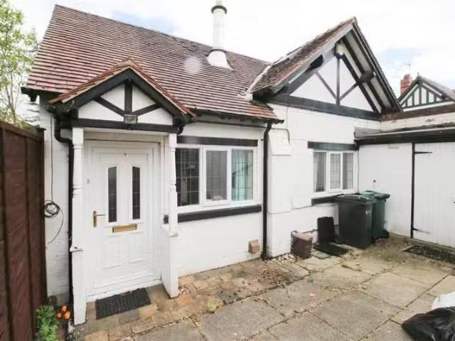 House for rent in Pen-y-ffordd, Wales